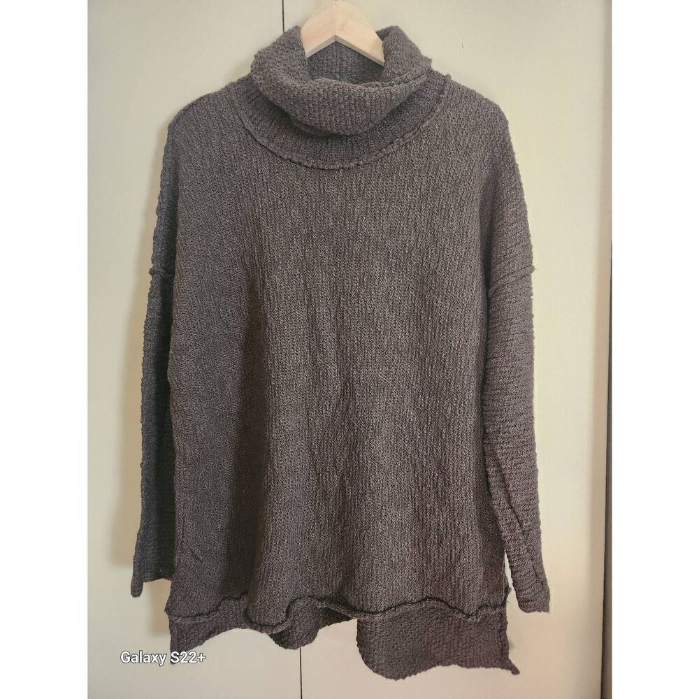S32 ANDTHEWHY Gray drop long sleeved cowl neck sweater w High Low Hem